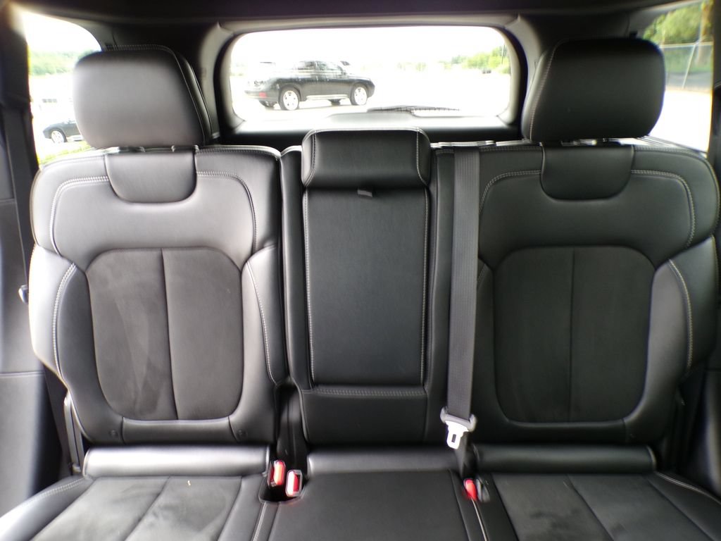 Used 2024 Jeep Grand Cherokee Altitude AWD/4WD image 20