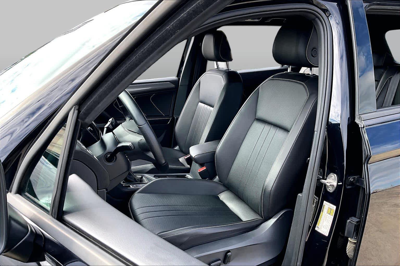 Used 2022 Volkswagen Tiguan SE R-Line FWD image 8