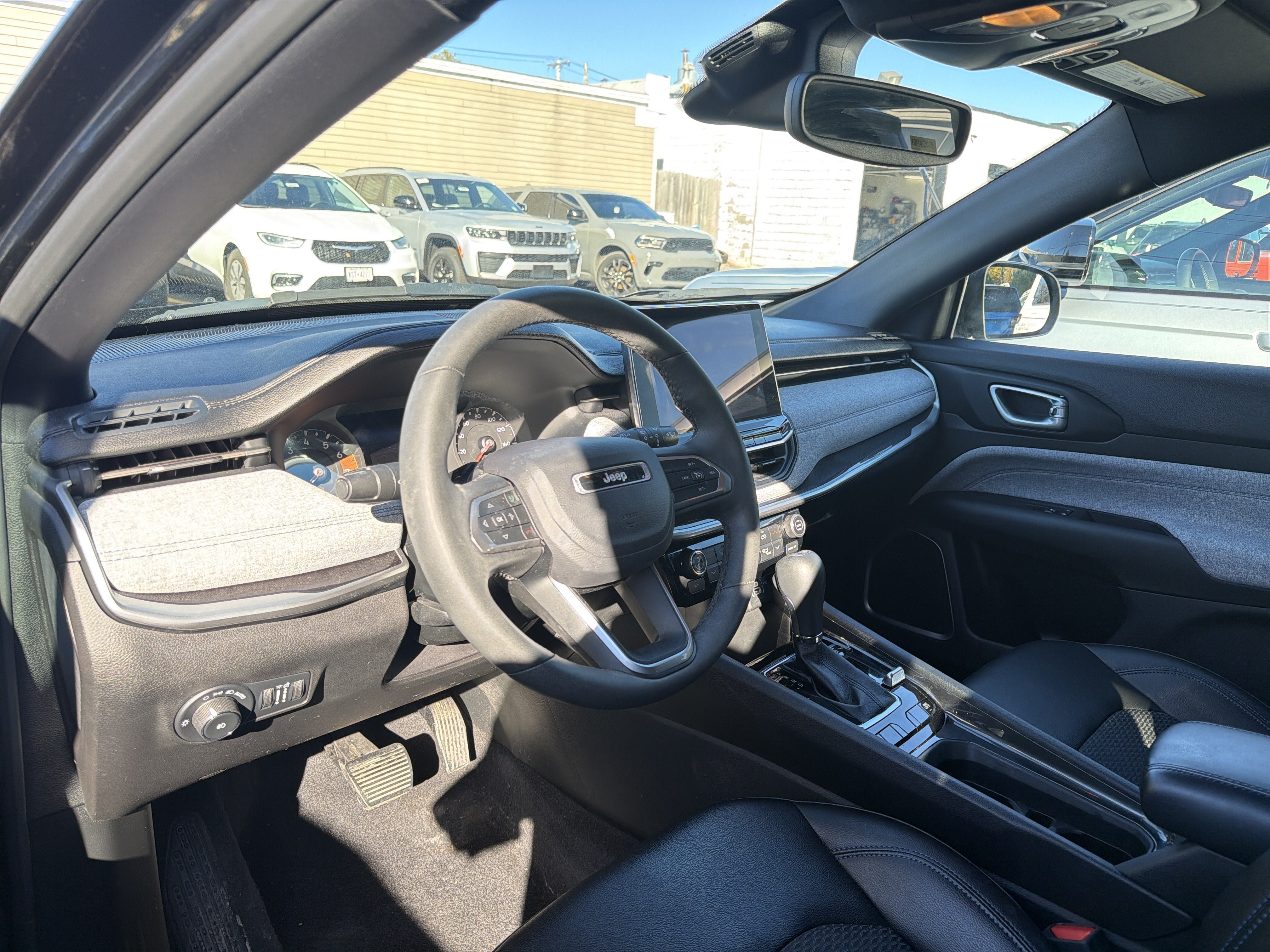 Used 2023 Jeep Compass Latitude w/ Convenience Group AWD/4WD image 8