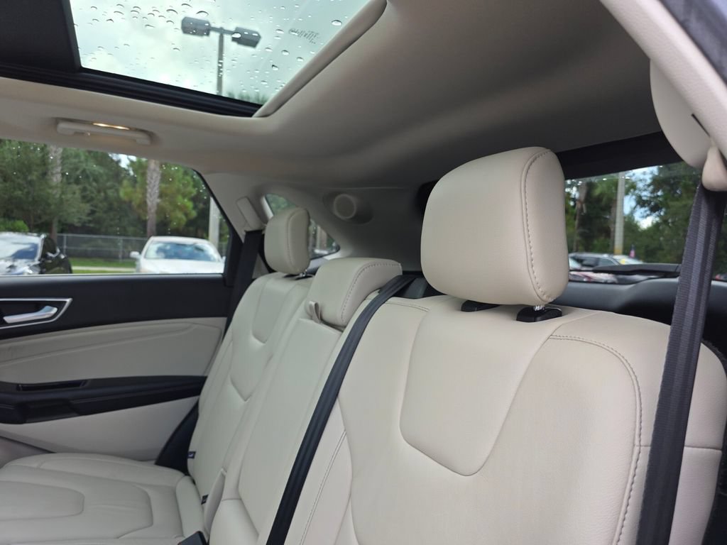 Used 2018 Ford Edge Titanium w/ Technology Package AWD/4WD image 22