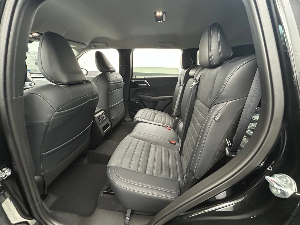 New 2026 Mitsubishi Outlander SE FWD image 24
