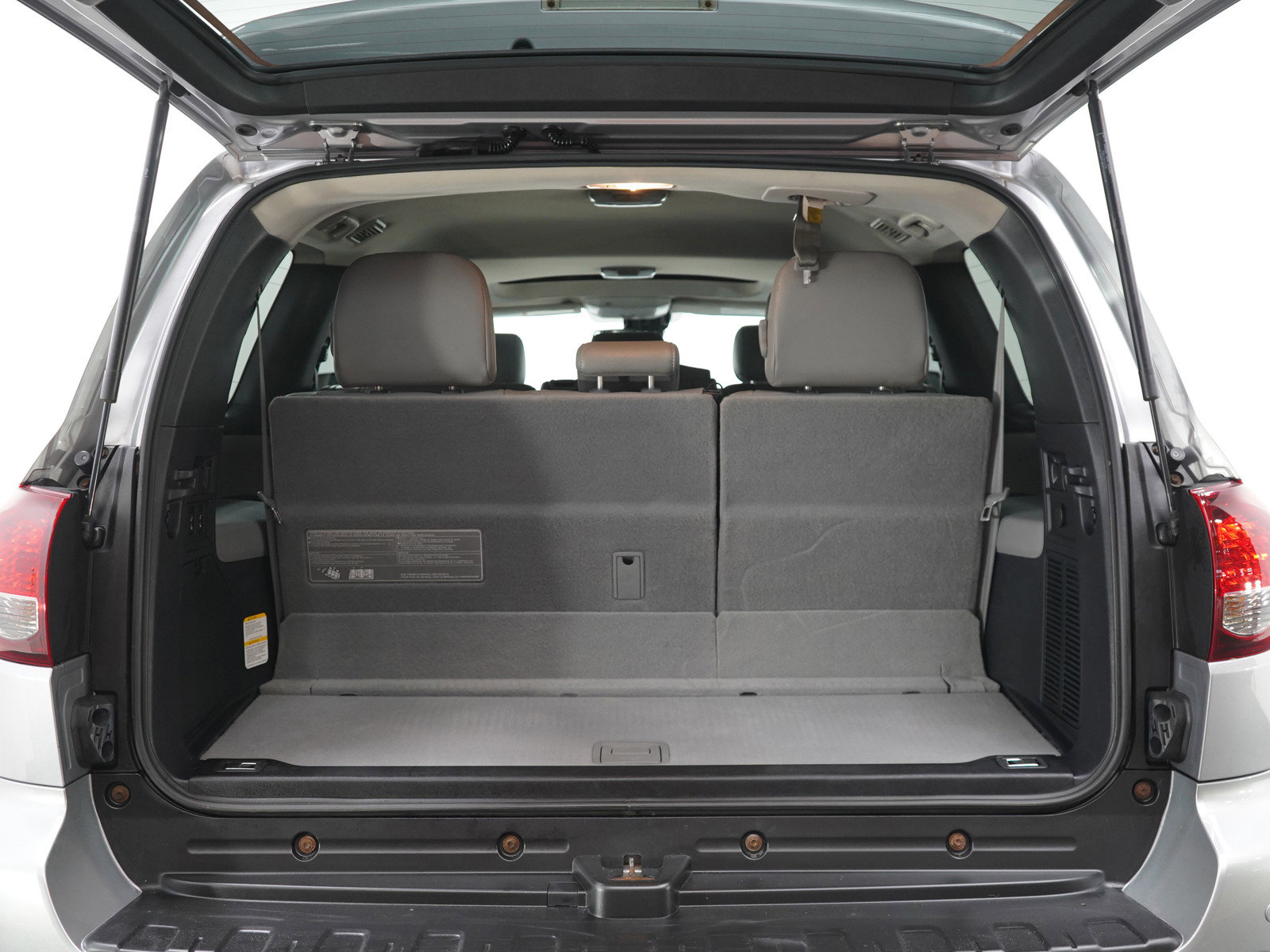 Used 2019 Toyota Sequoia SR5 image 19