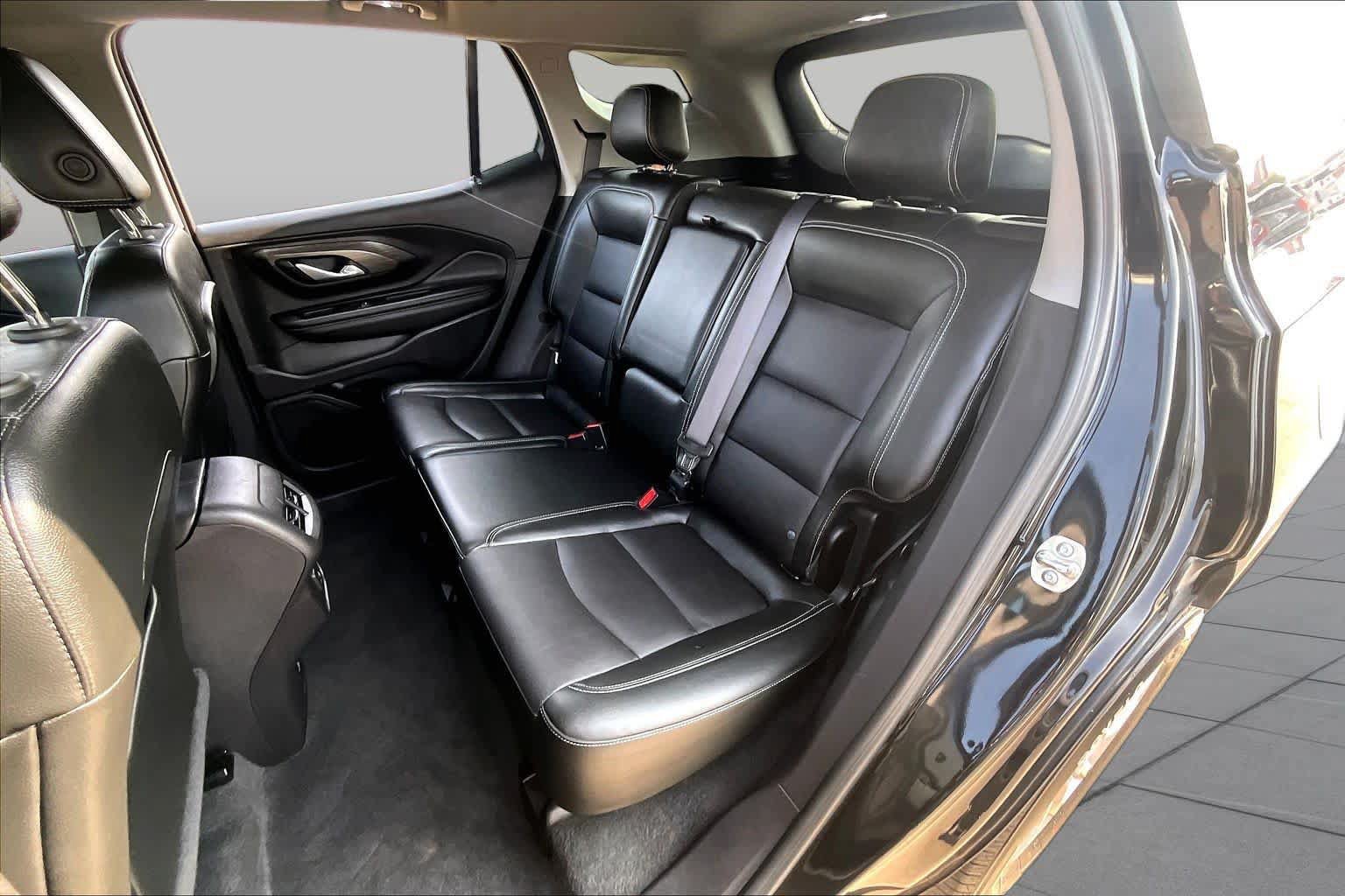 Used 2024 GMC Terrain SLT AWD/4WD image 21