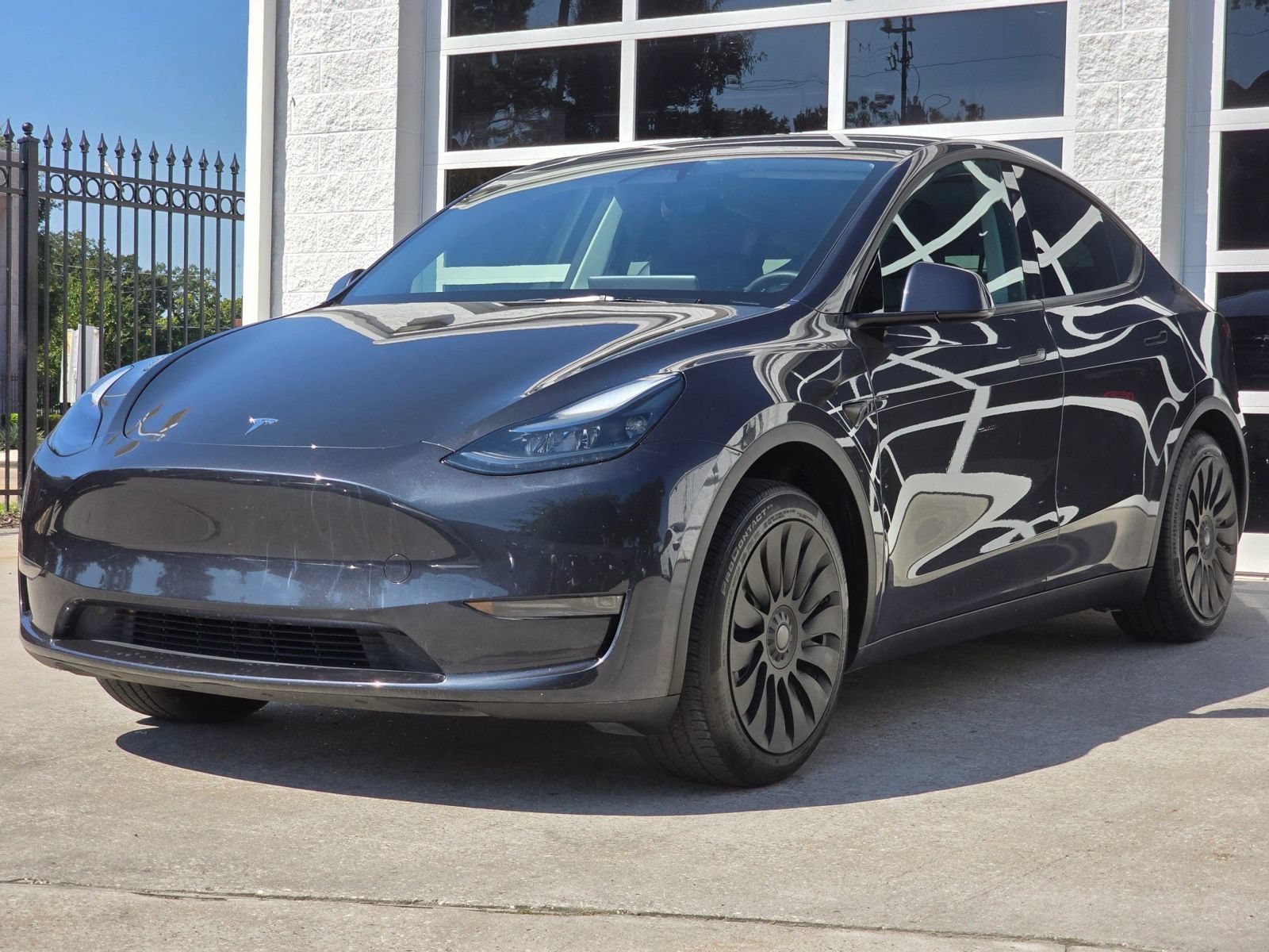 Used 2024 Tesla Model Y 2WD image 9