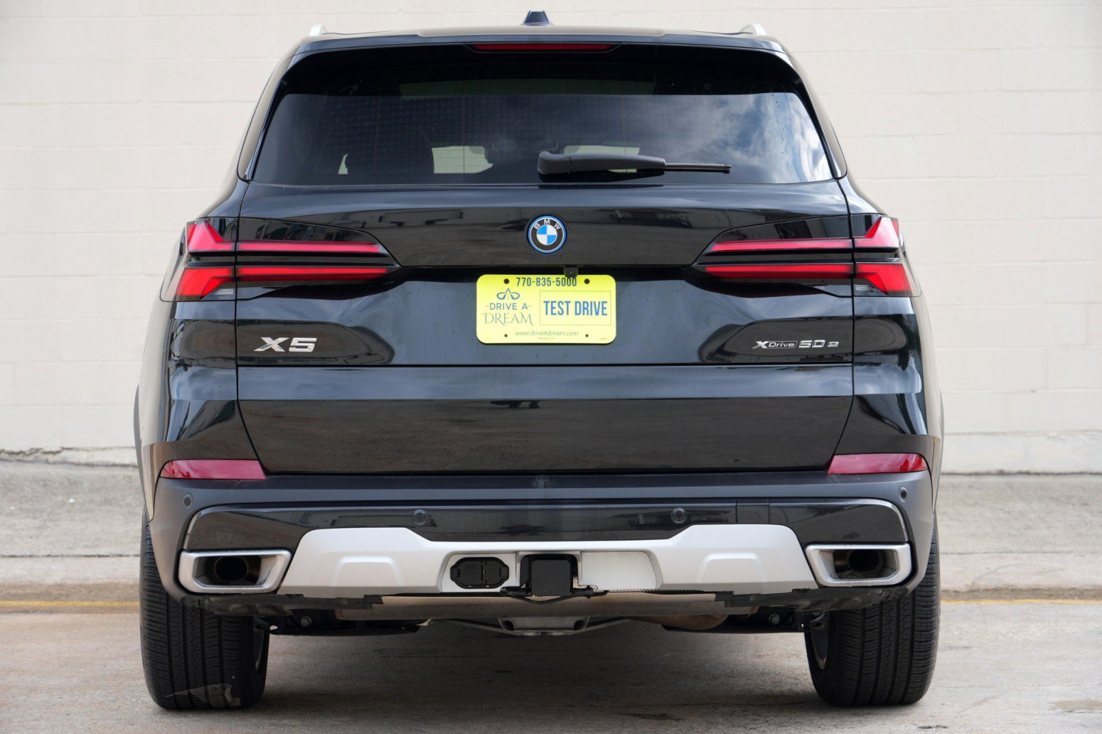 Used 2024 BMW X5 xDrive50e w/ Parking Assistance Package AWD/4WD image 11