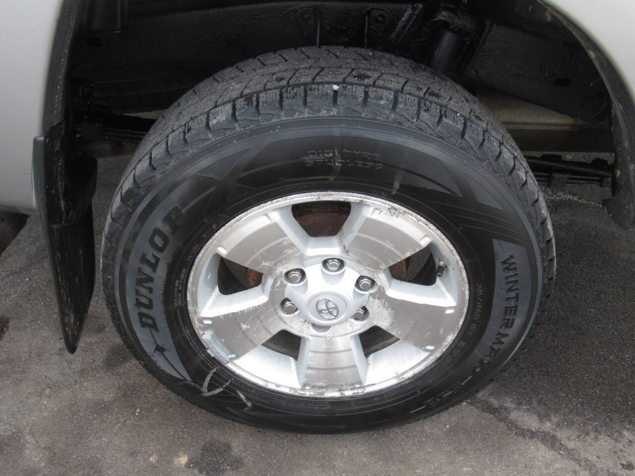 Used 2015 Toyota Tacoma 4x4 Access Cab V6 w/ TRD Sport Package image 6