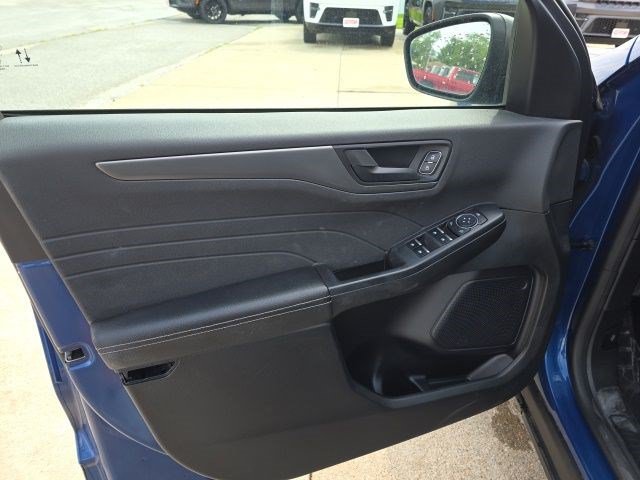 Used 2023 Ford Escape Active AWD/4WD image 16