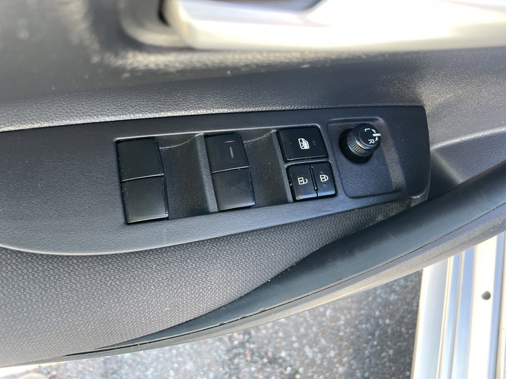 Used 2021 Toyota Corolla LE image 16