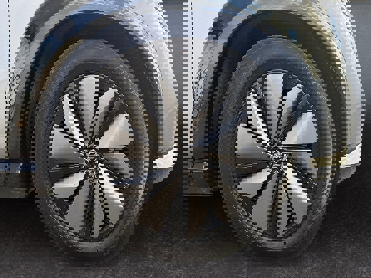 Used 2015 Tesla Model S 70 image 9