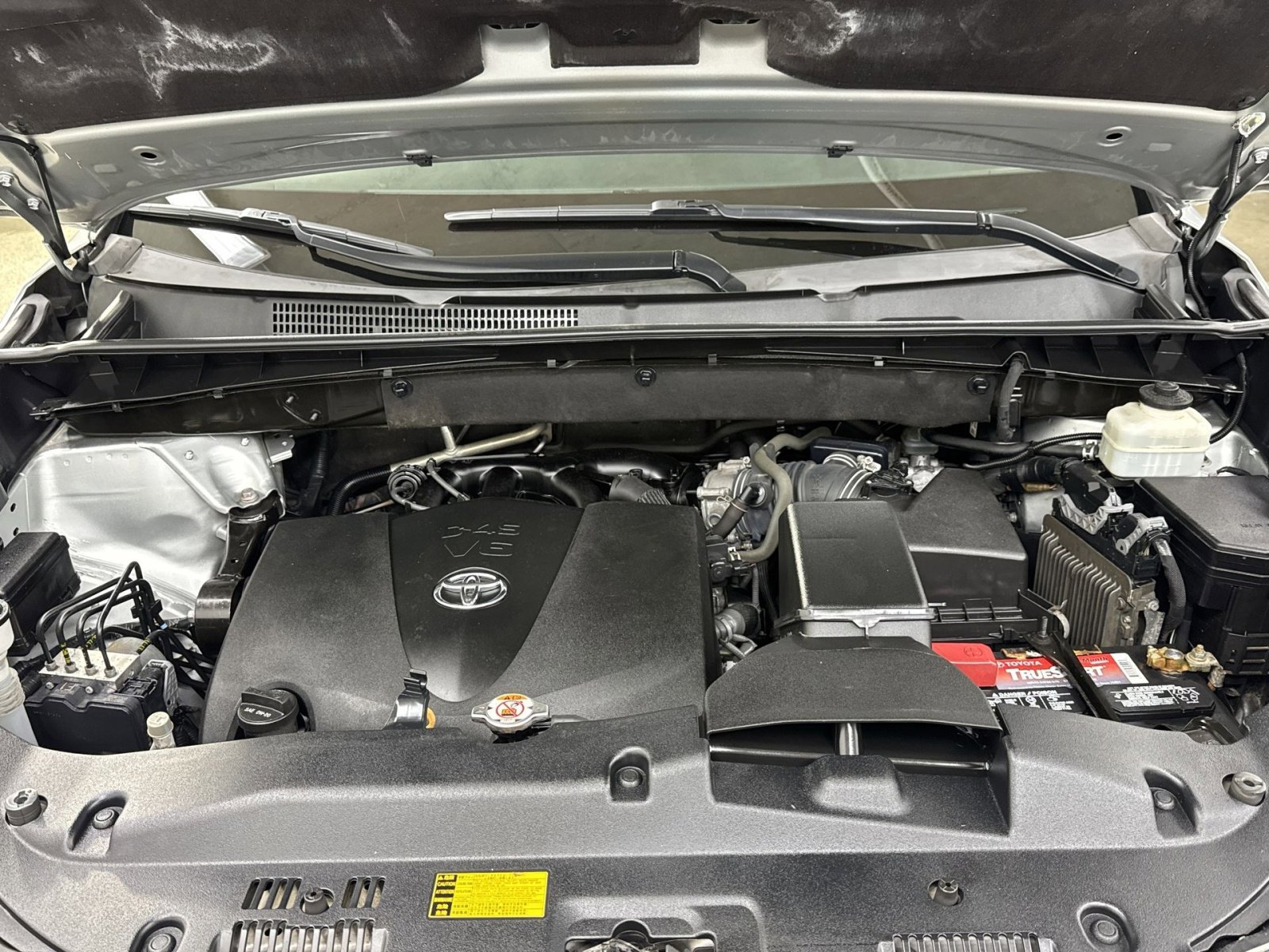Used 2019 Toyota Highlander LE image 33