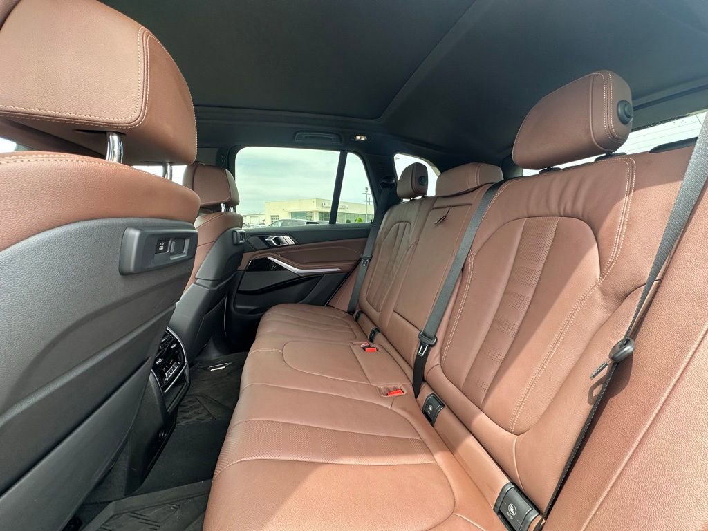 Used 2021 BMW X5 sDrive40i w/ Premium Package image 8