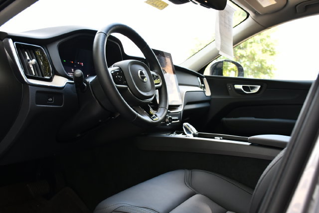 Certified 2026 Volvo XC60 B5 Plus AWD/4WD image 13
