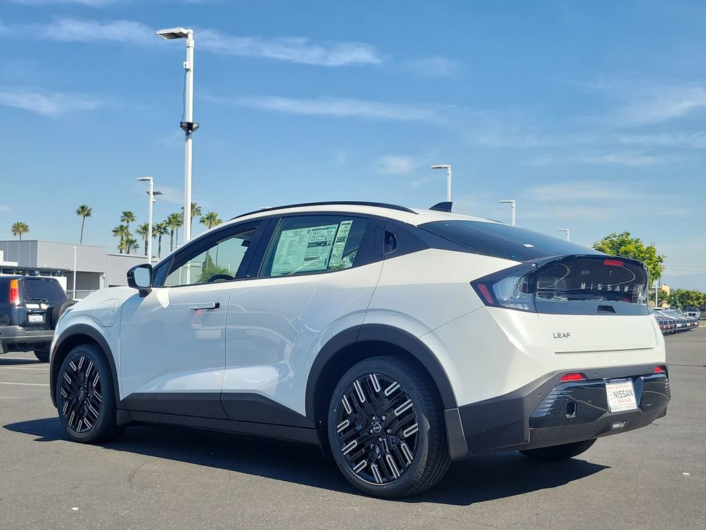 New 2026 Nissan Leaf Platinum+ w/ Cargo Package (Platinum+) FWD image 2
