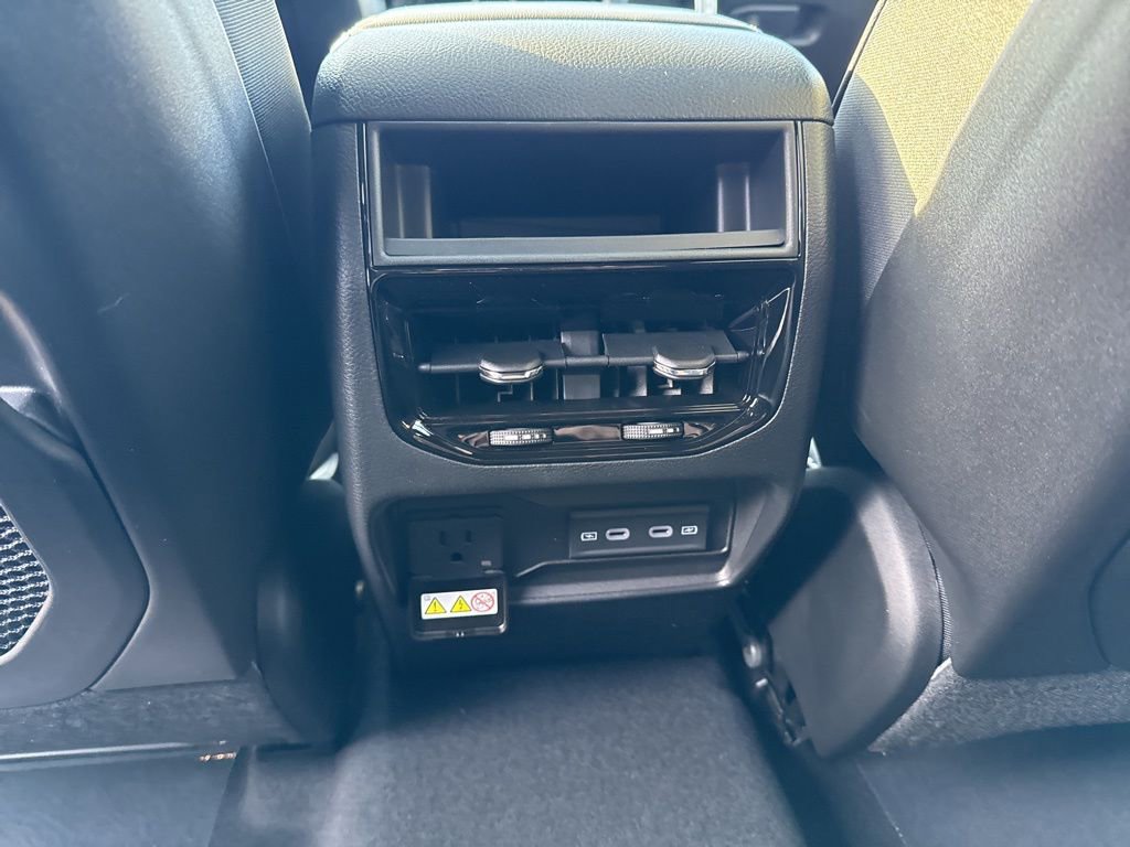 New 2026 Jeep Grand Cherokee Laredo image 23