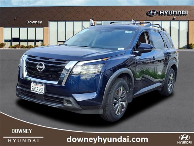 Used 2022 Nissan Pathfinder SV image 1