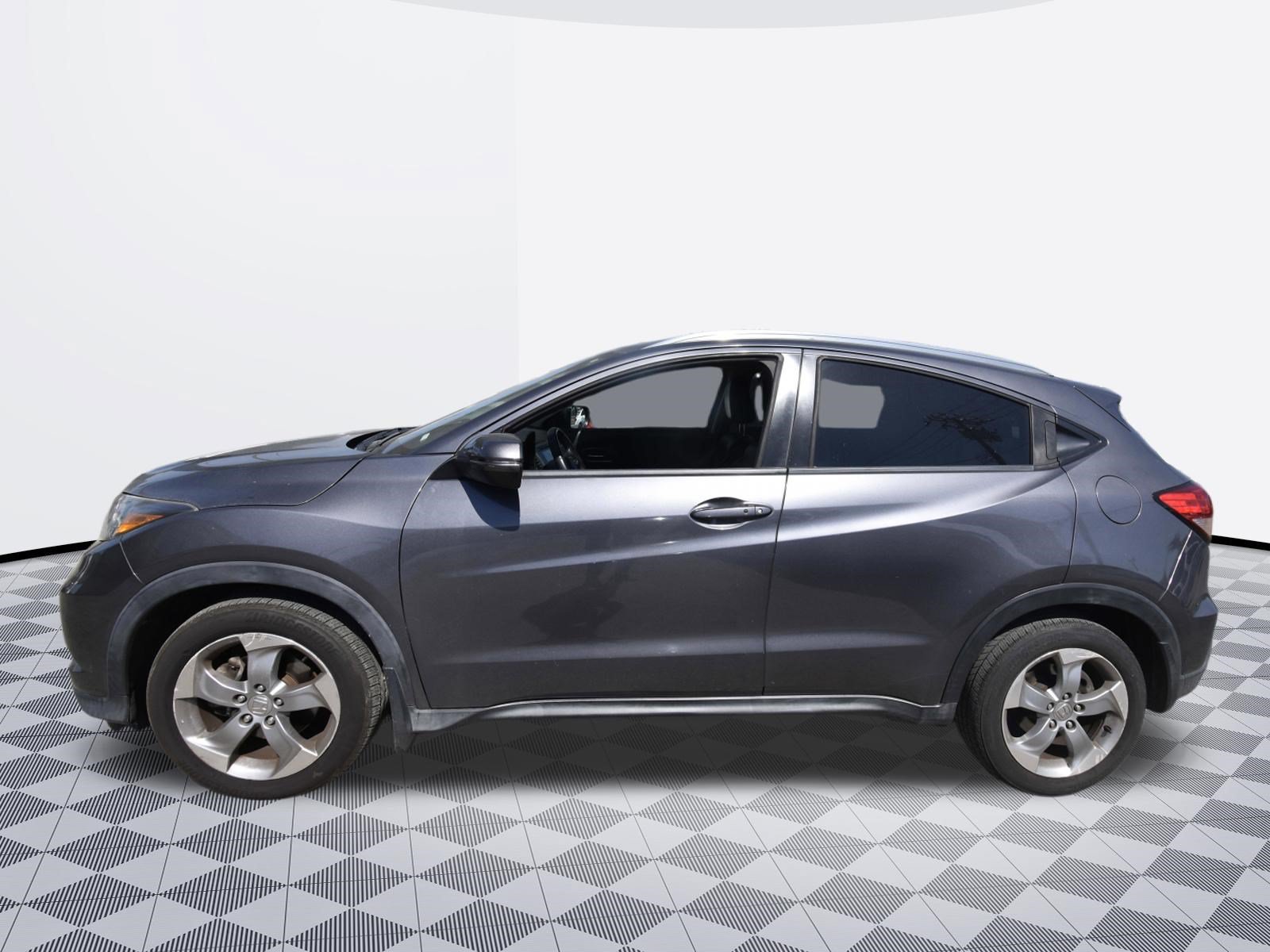 Used 2017 Honda HR-V EX-L image 4