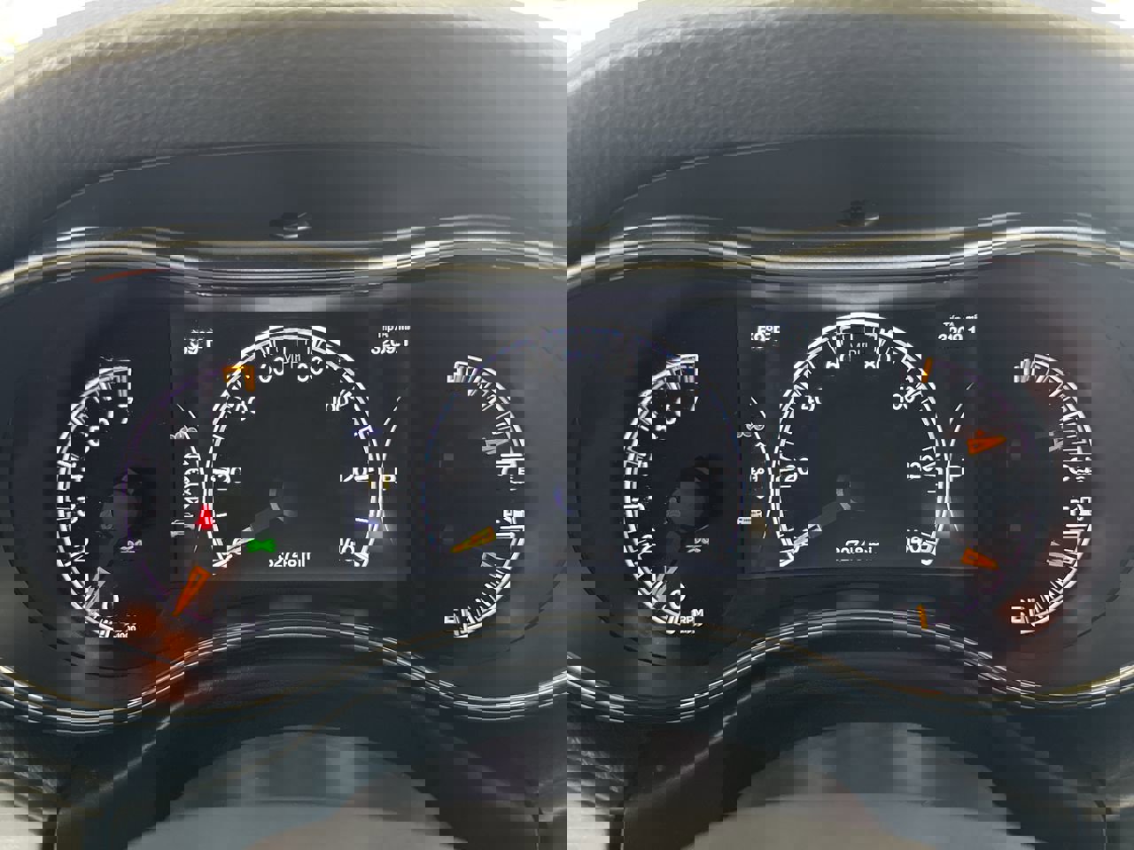 Used 2022 Jeep Grand Cherokee Laredo X image 10