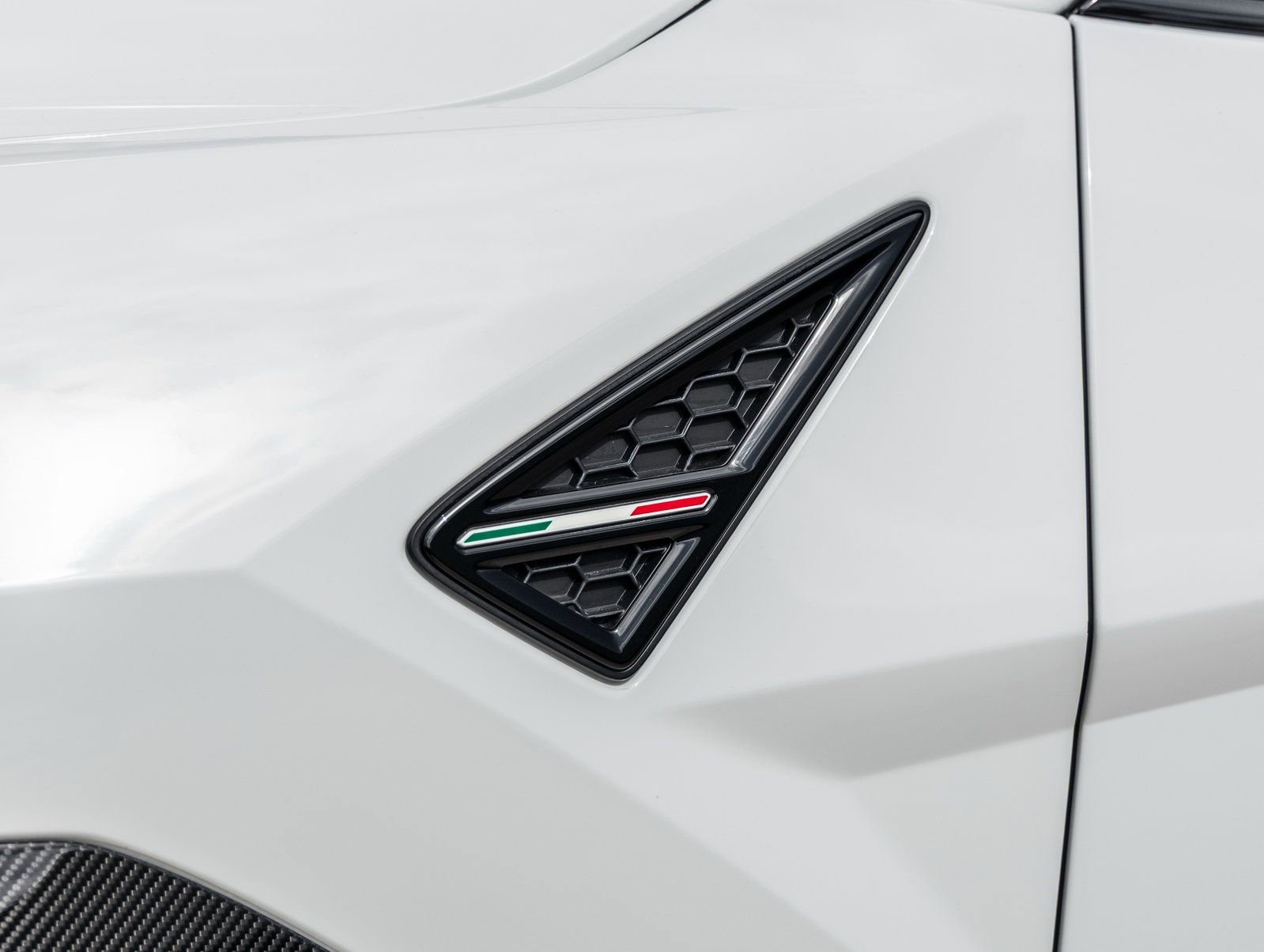 Used 2024 Lamborghini Urus Performante image 16