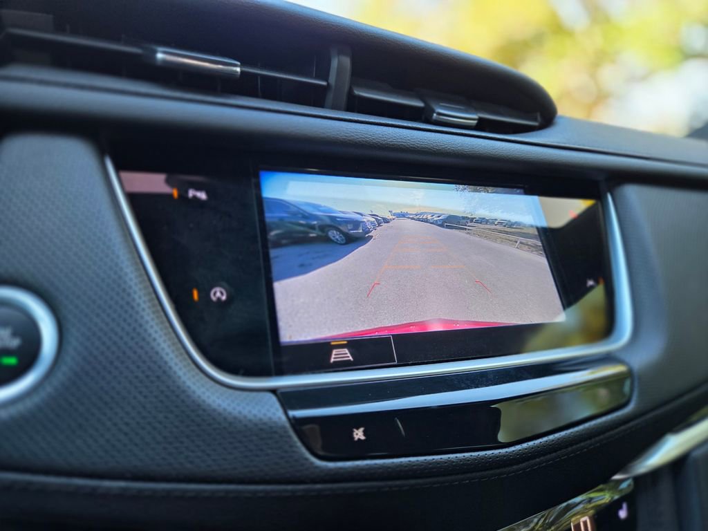 Used 2022 Cadillac XT6 Luxury w/ LPO, Floor Liner Package FWD image 23