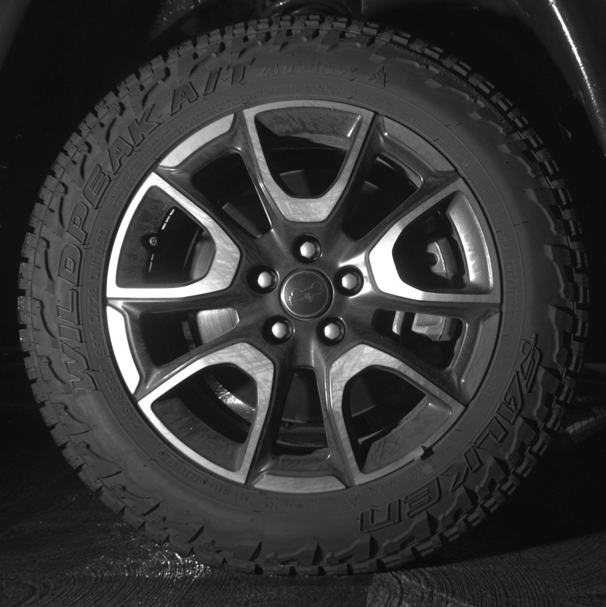Used 2025 Jeep Compass Trailhawk image 13