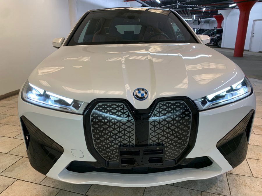 Used 2024 BMW iX M60 image 3