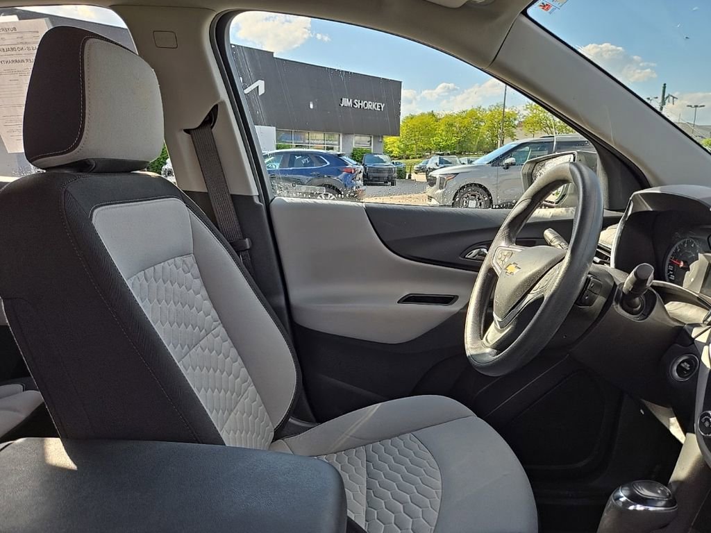 Used 2020 Chevrolet Equinox LS w/ LPO, Floor Liner Package AWD/4WD image 34