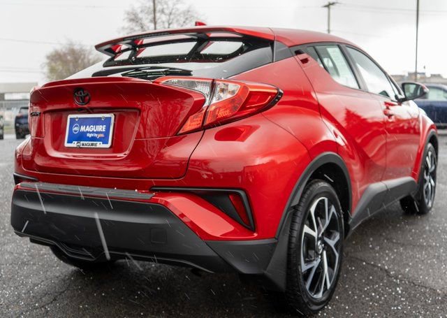 Used 2022 Toyota C-HR XLE FWD image 6