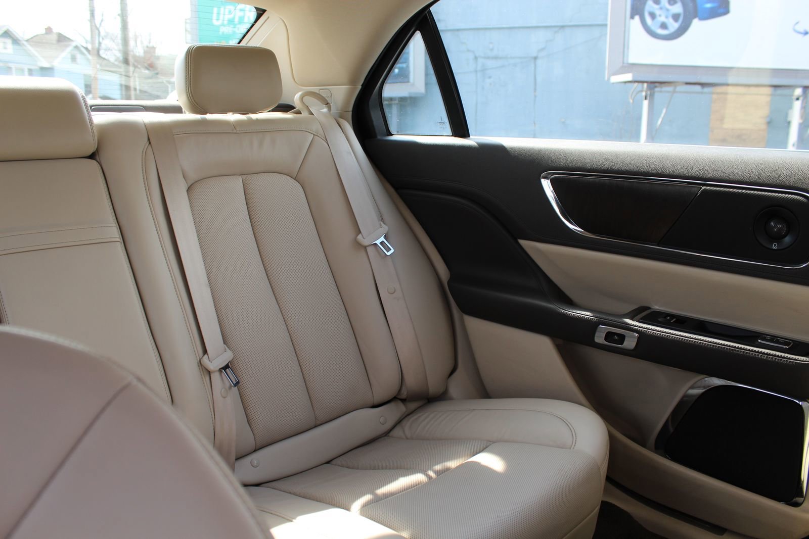 Used 2020 Lincoln Continental Reserve image 14