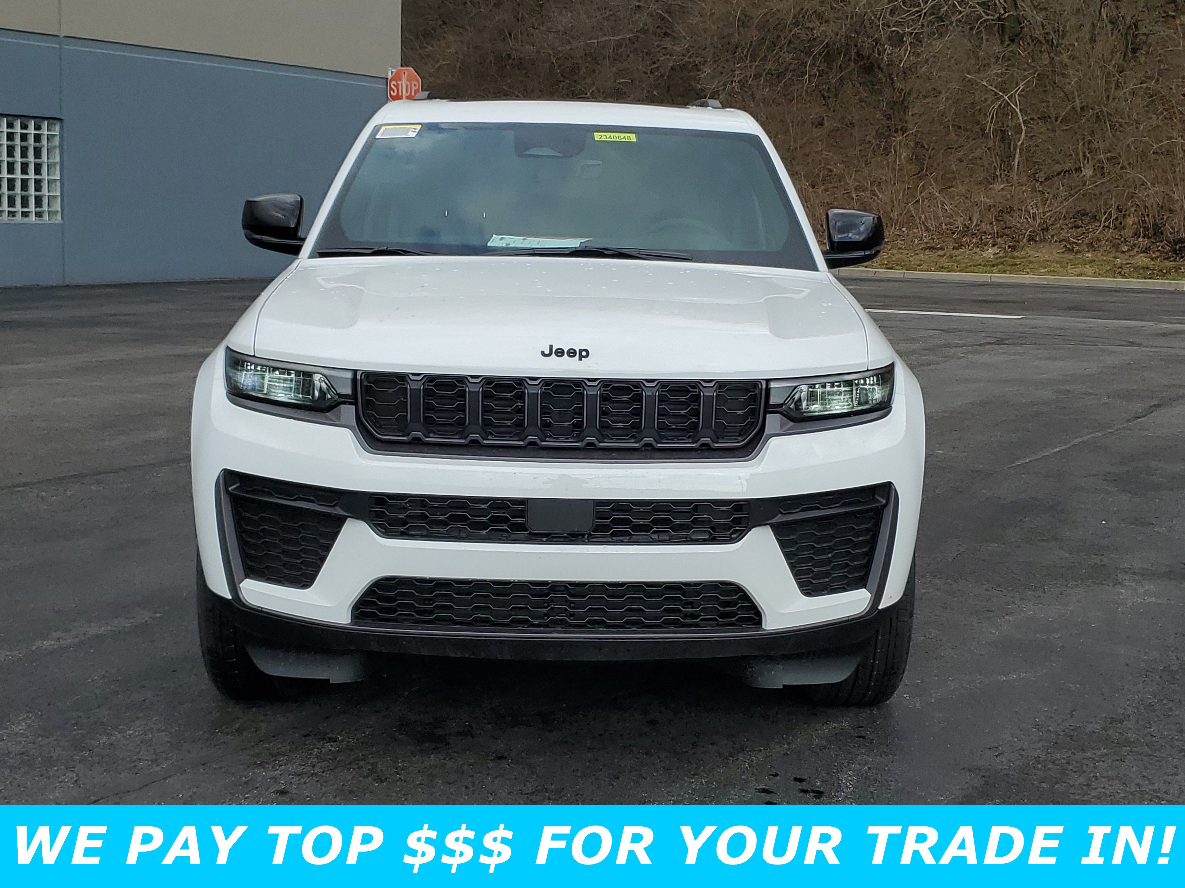 New 2026 Jeep Grand Cherokee Altitude AWD/4WD image 2