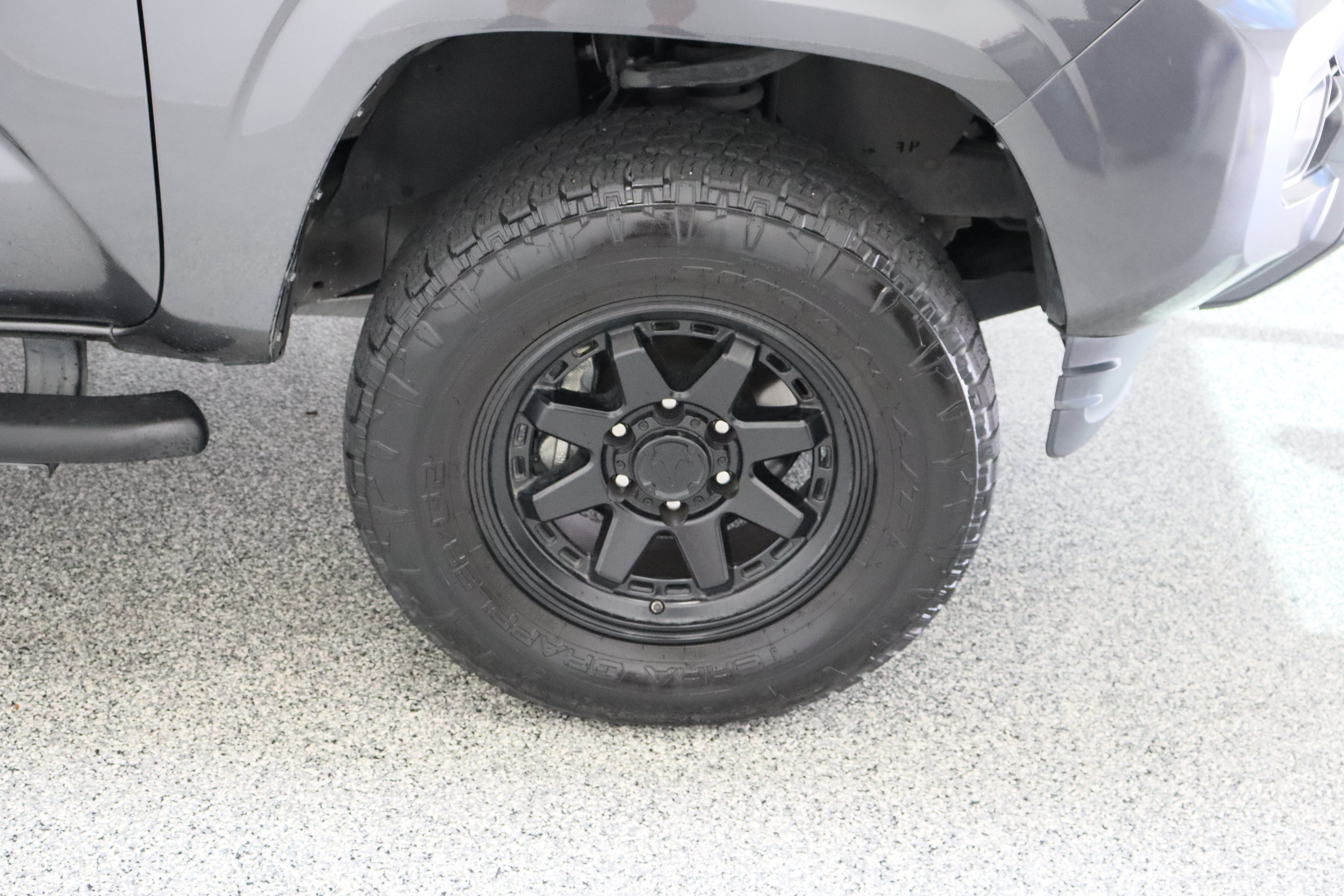Certified 2023 Toyota Tacoma SR AWD/4WD image 5