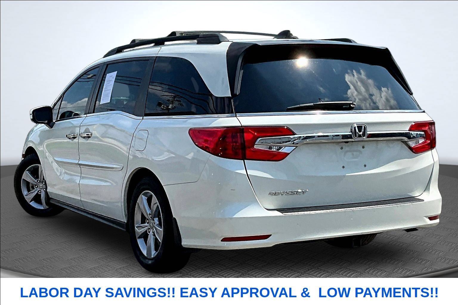 Used 2018 Honda Odyssey EX image 3