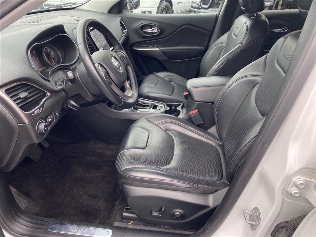 Used 2019 Jeep Cherokee Limited AWD/4WD image 9