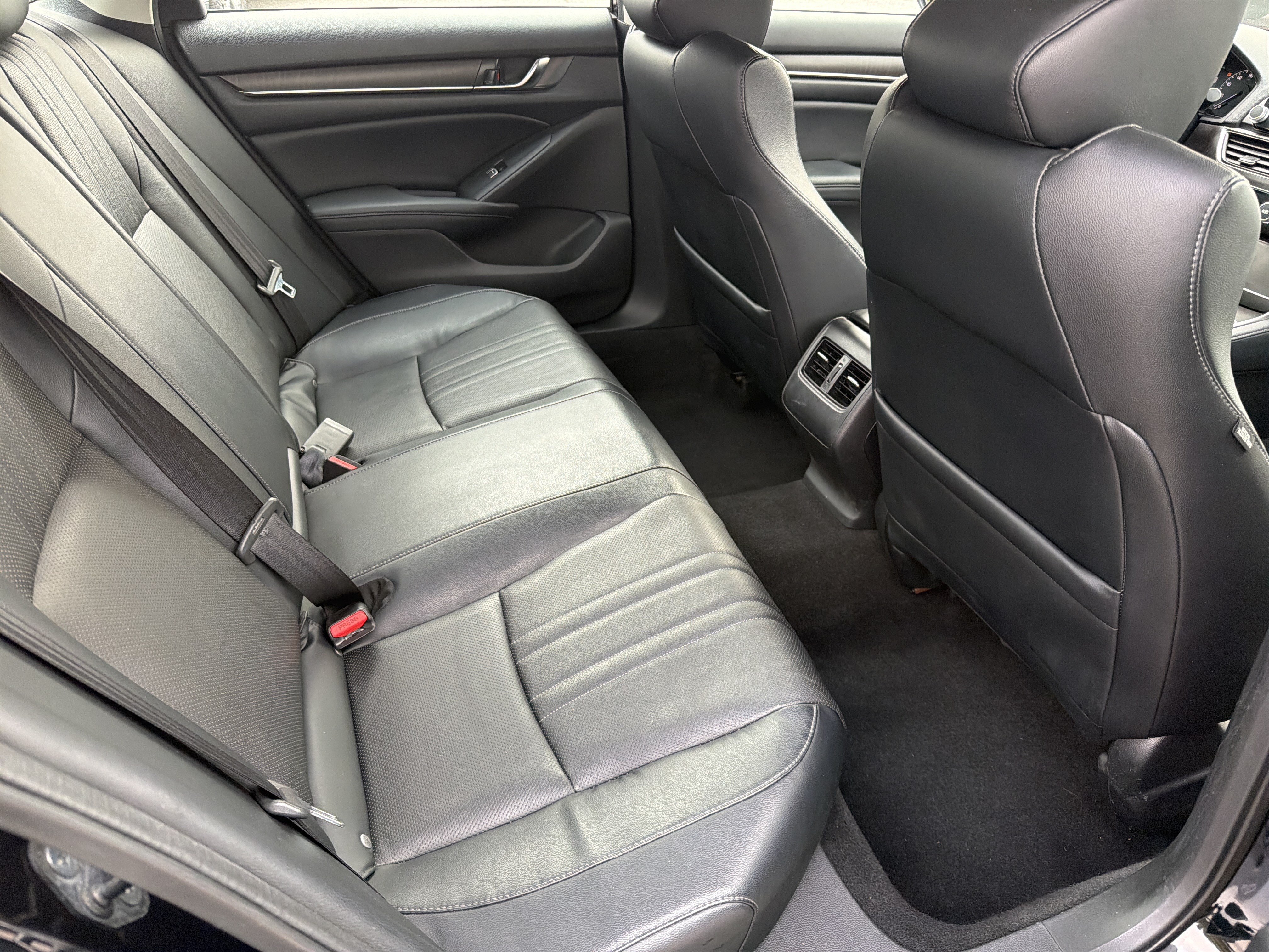 Used 2018 Honda Accord EX-L image 16