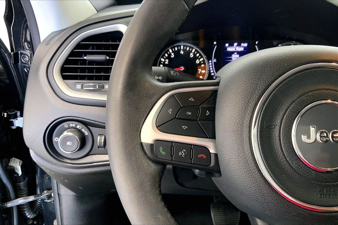 Used 2020 Jeep Renegade Latitude image 21