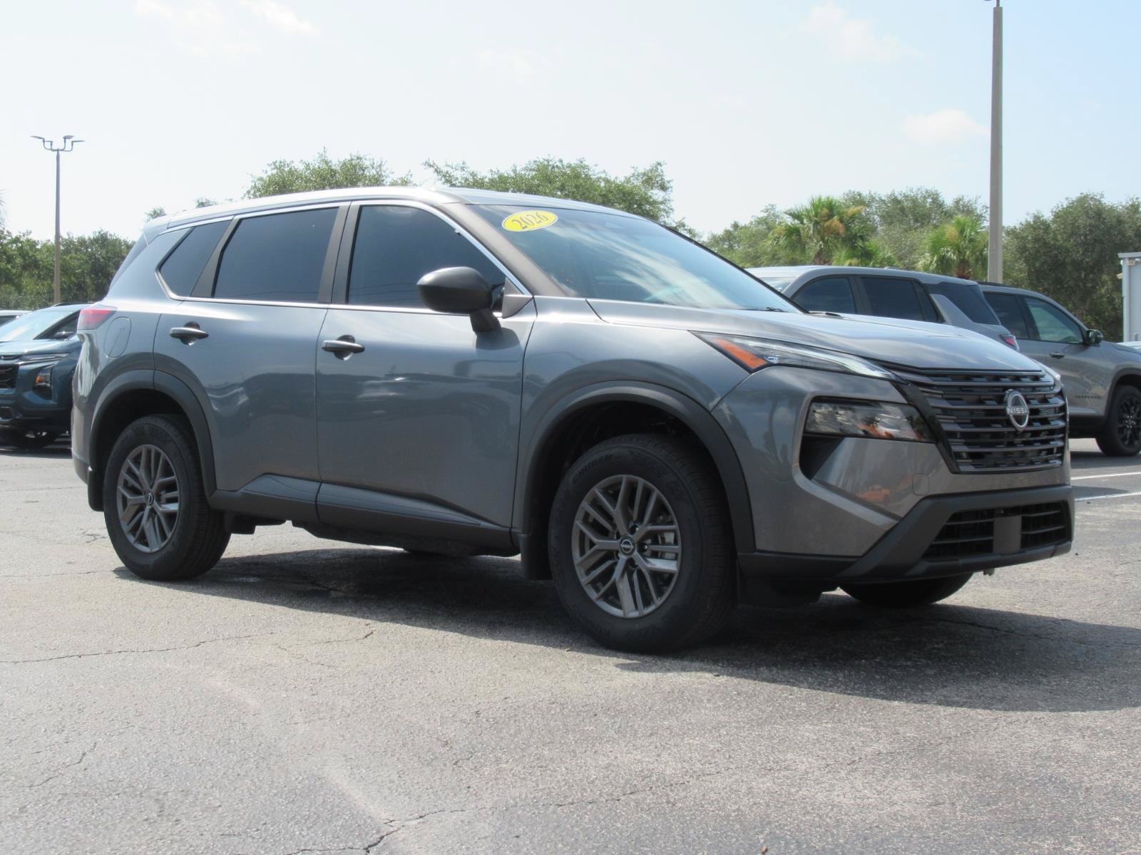 Used 2026 Nissan Rogue S FWD image 3