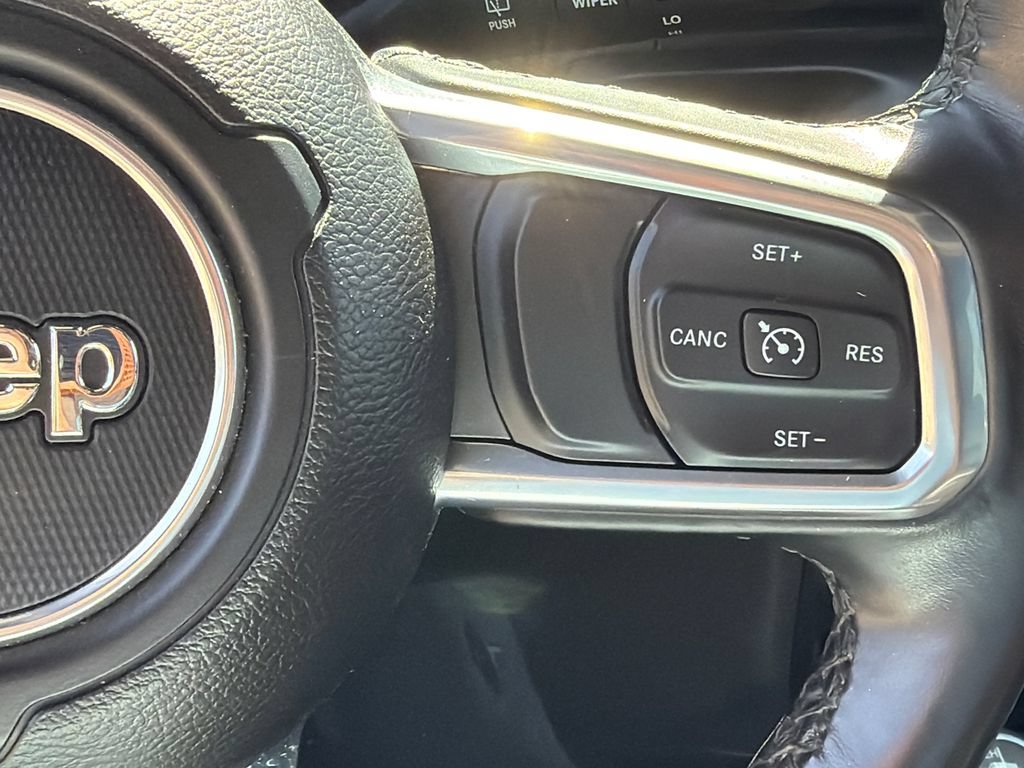 Used 2022 Jeep Wrangler Unlimited Sahara AWD/4WD image 22