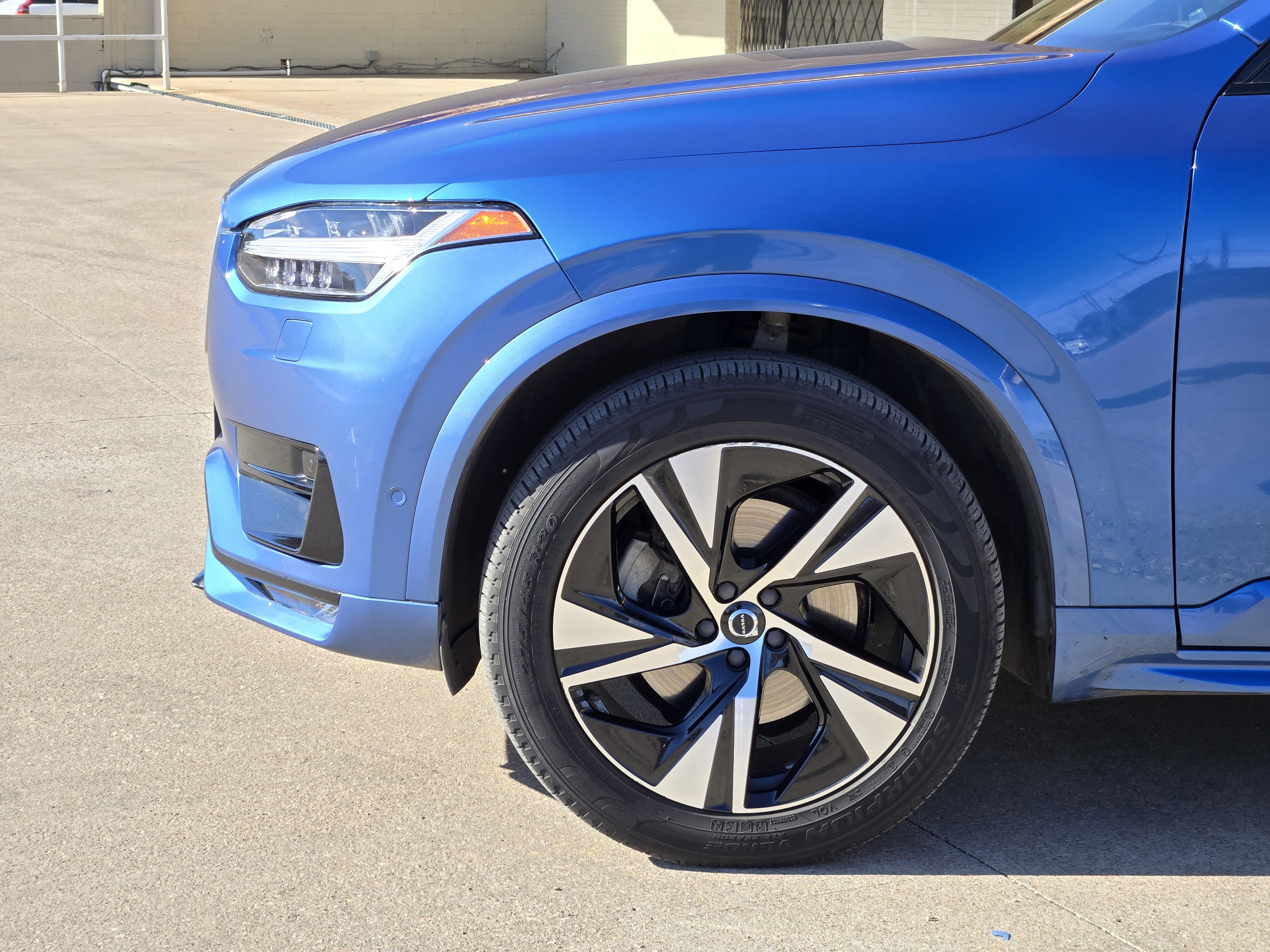 Used 2020 Volvo XC90 T6 R-Design image 15