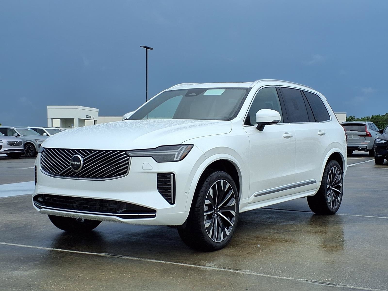 New 2026 Volvo XC90 B6 Plus w/ Protection Package Premier AWD/4WD image 3