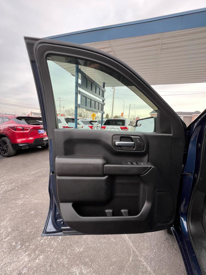 Used 2021 GMC Sierra 1500 4x4 Crew Cab w/ Sierra Value Package image 19