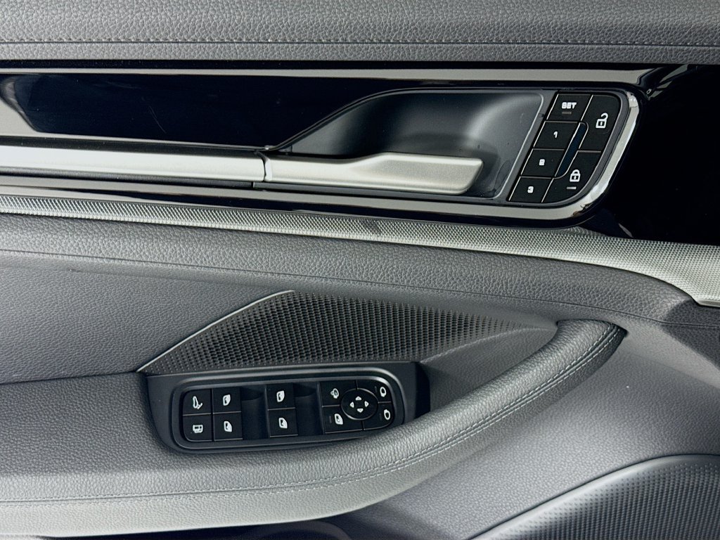 New 2026 Porsche Panamera 4 E-Hybrid AWD/4WD image 11