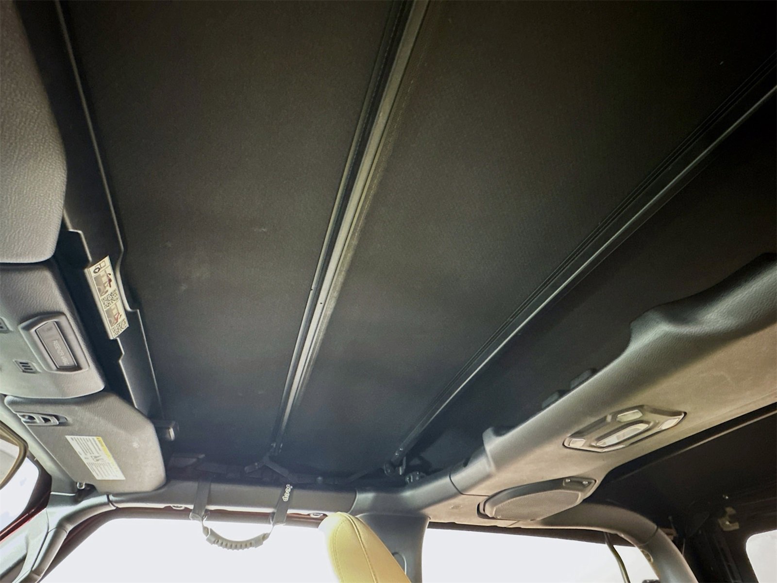 Used 2021 Jeep Wrangler Sport S image 20