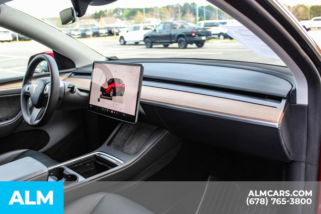 Used 2024 Tesla Model Y Long Range AWD/4WD image 24