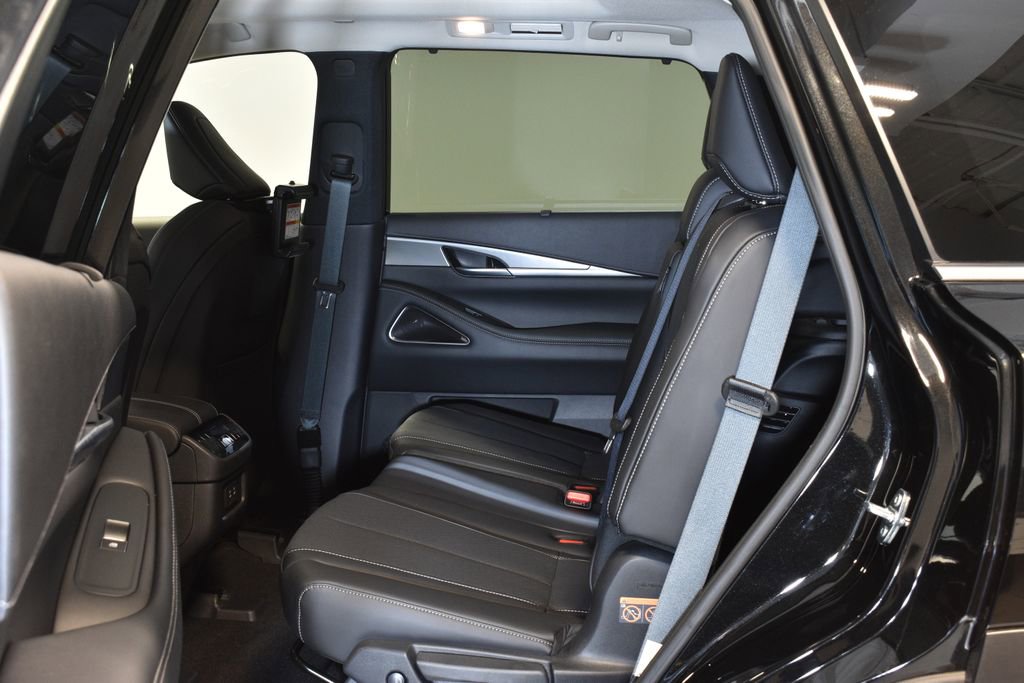 Certified 2026 INFINITI QX60 Luxe w/ Family Package image 28