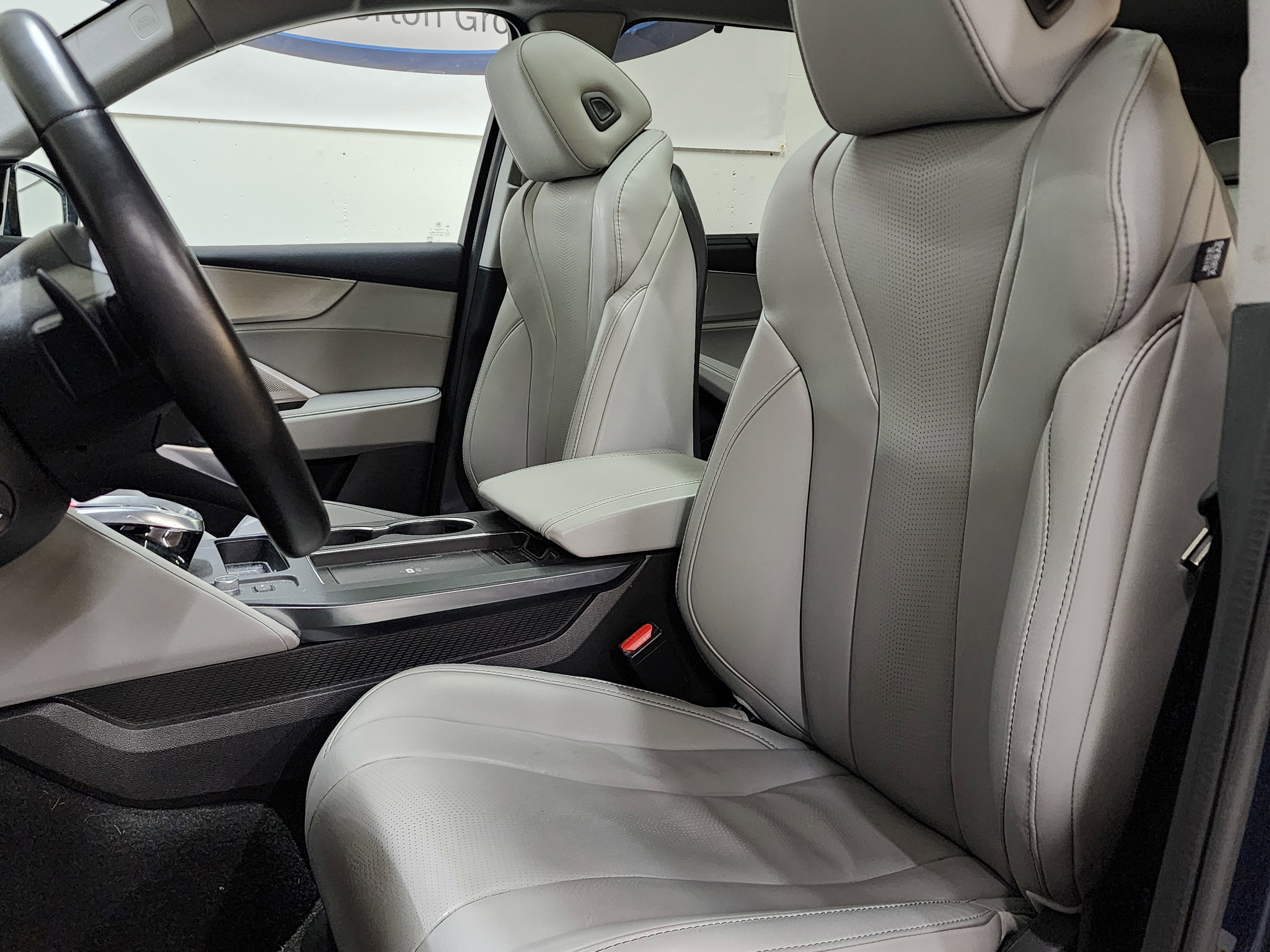 Certified 2025 Acura MDX SH-AWD w/ Technology Package image 14