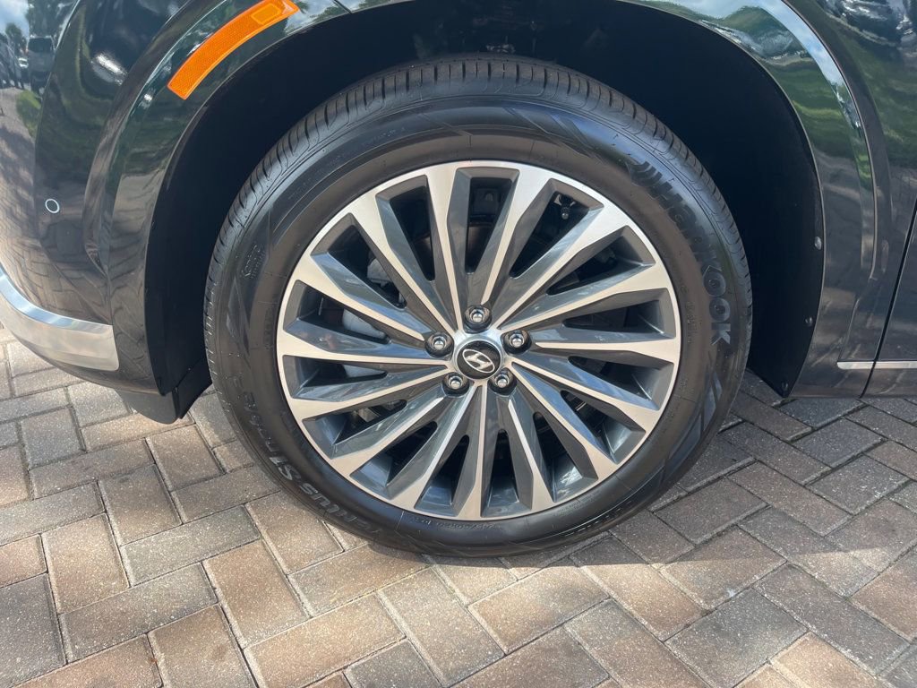 Used 2025 Hyundai Palisade Calligraphy image 10