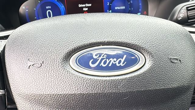 Certified 2022 Ford Escape Titanium w/ Class II Trailer Tow Package image 20