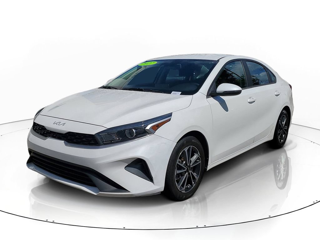 Certified 2022 Kia Forte LXS w/ LXS Technology Package FWD image 3