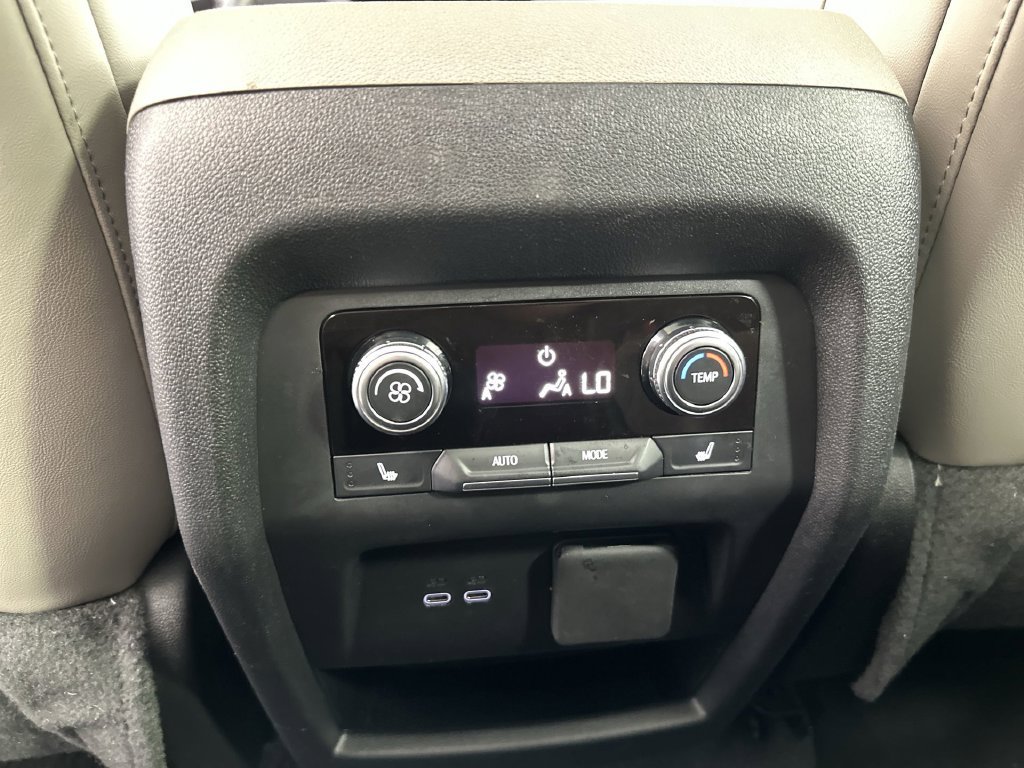Used 2026 GMC Acadia Elevation w/ Elevation Premium Package FWD image 25