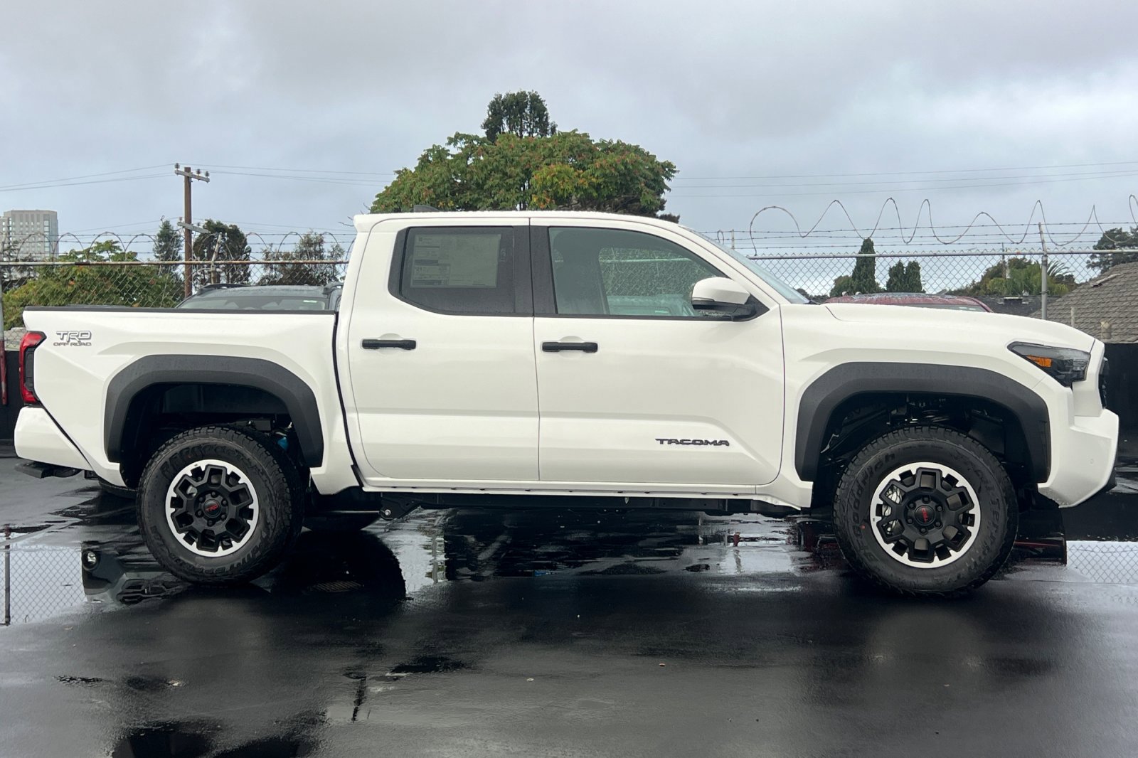 New 2025 Toyota Tacoma TRD Off-Road image 4