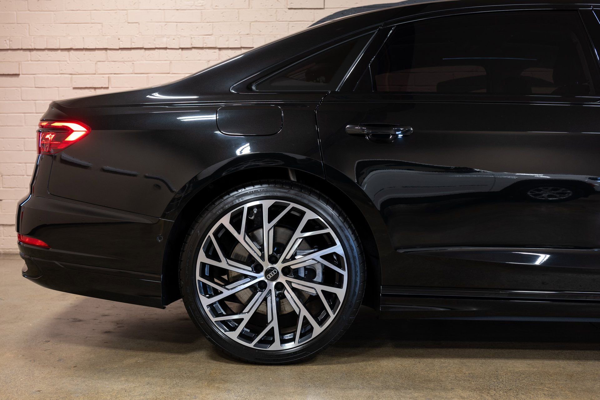 Used 2023 Audi A8 L 3.0T w/ Luxury Package image 16